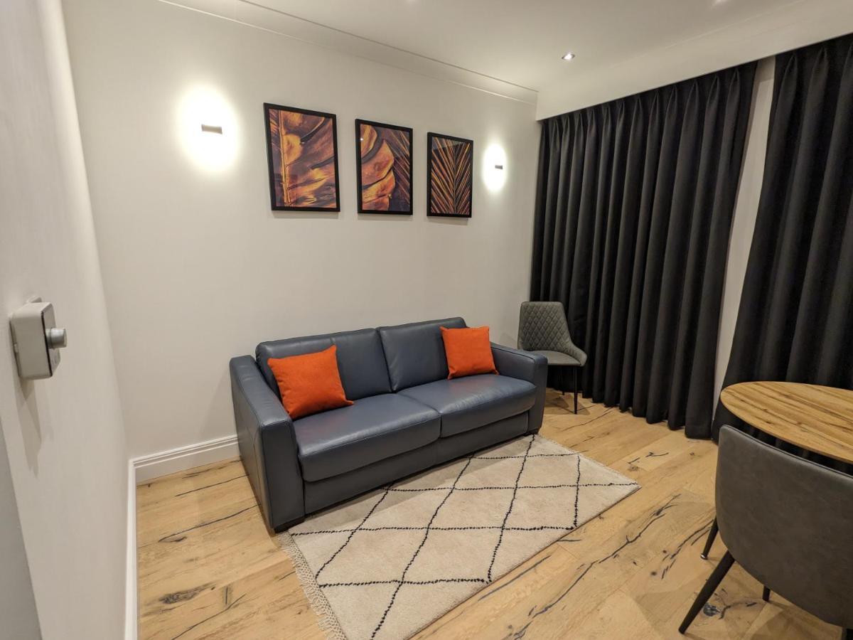 Modern Aptmt, 2 Stops To Central London, Smart Lock, Netflix Ealing Ngoại thất bức ảnh