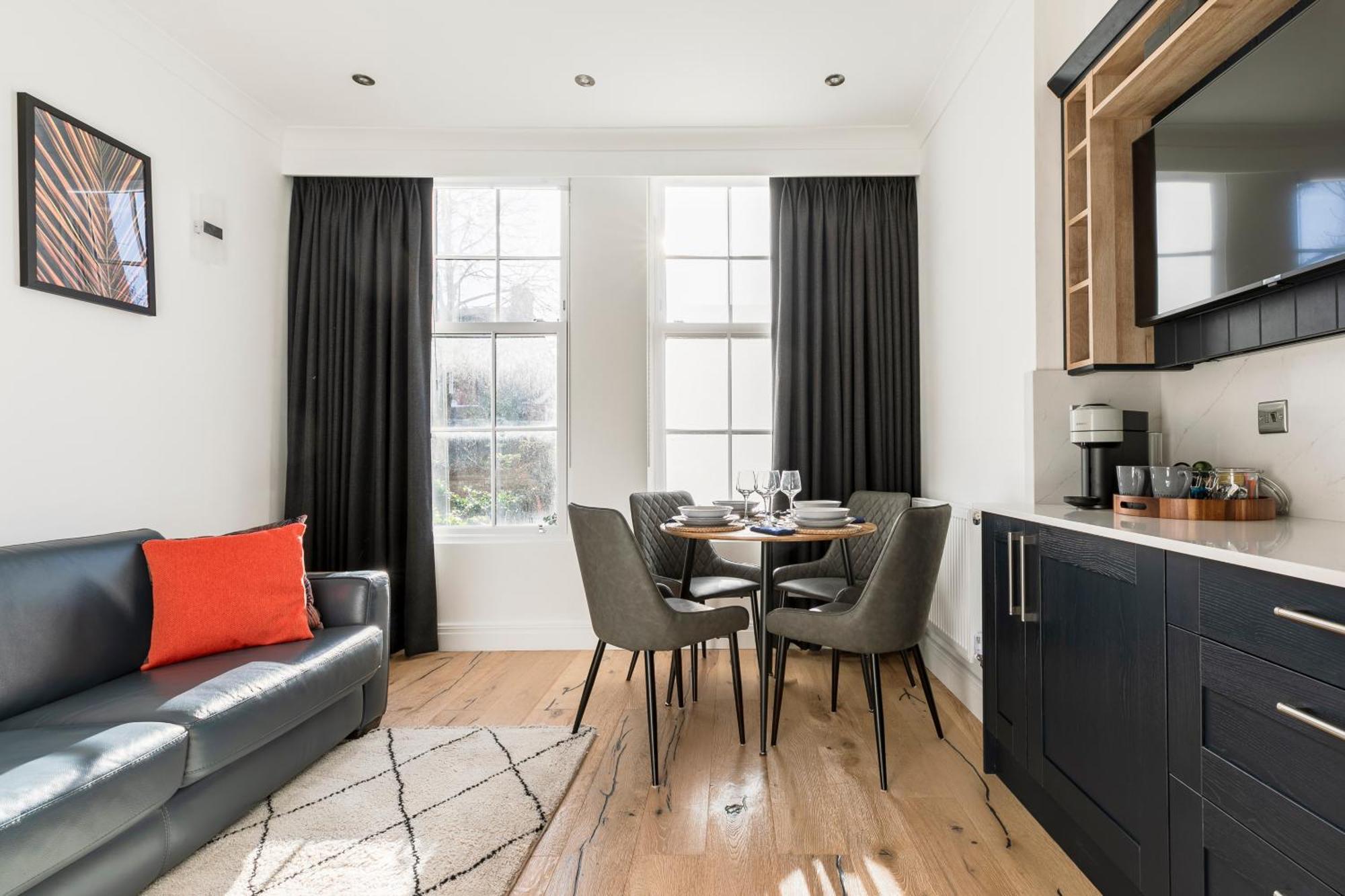 Modern Aptmt, 2 Stops To Central London, Smart Lock, Netflix Ealing Ngoại thất bức ảnh