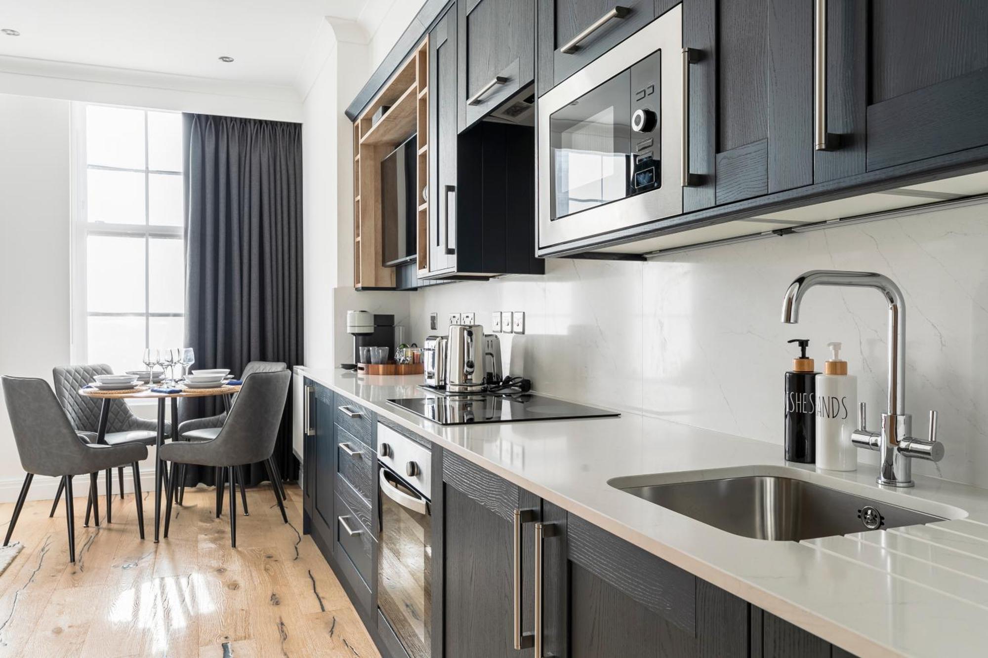 Modern Aptmt, 2 Stops To Central London, Smart Lock, Netflix Ealing Ngoại thất bức ảnh